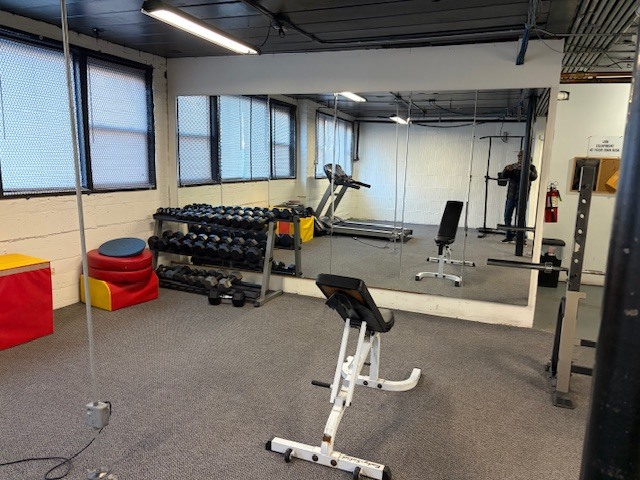 7423 North Sheridan Road, Unit 2W Chicago, IL 60626 - Photo 16 of 16 a view of a room with gym equipment