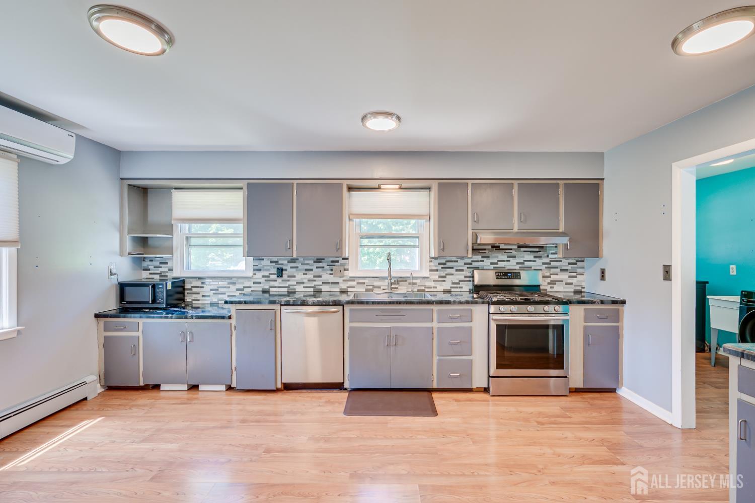 10 Jeff Street Edison, NJ 08837 - Photo 12 of 32