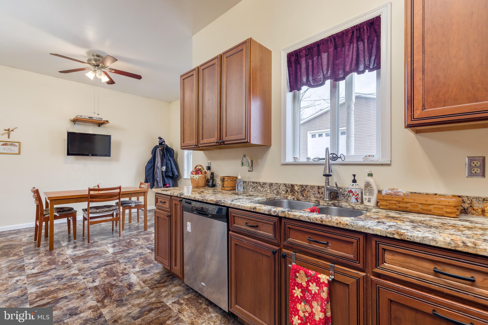 332 Riverside Drive Pasadena, MD 21122 - Photo 14 of 56