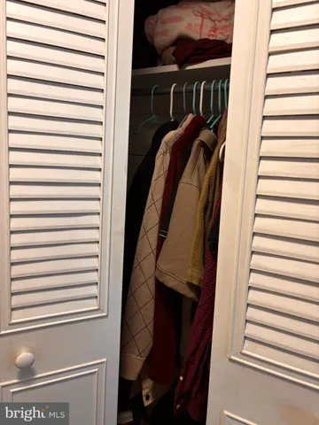 $2,000 | 2 Canterbury Square, Unit 101, Alexandria, VA 22304