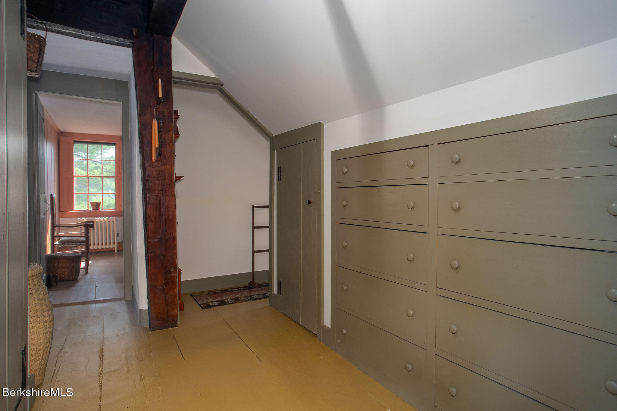 18 Goodrich Street Stockbridge, MA 01262 - Photo 28 of 63 0016