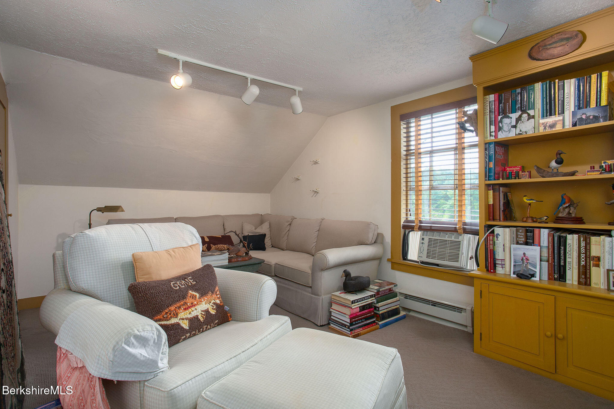 18 Goodrich Street Stockbridge, MA 01262 - Photo 30 of 63 0017