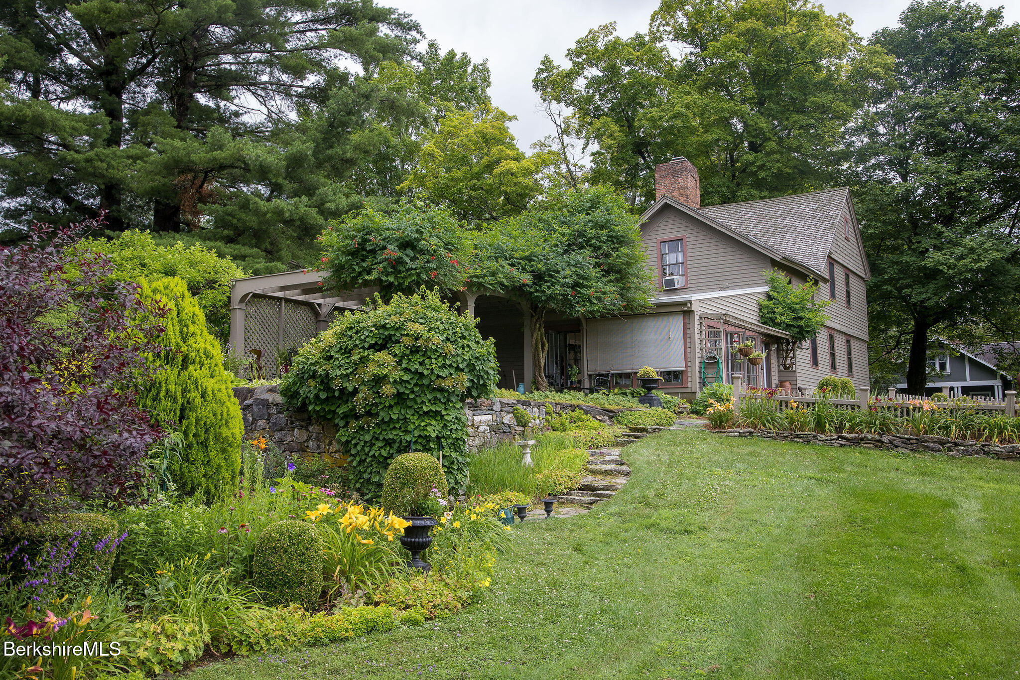 18 Goodrich Street Stockbridge, MA 01262 - Photo 40 of 63 0015