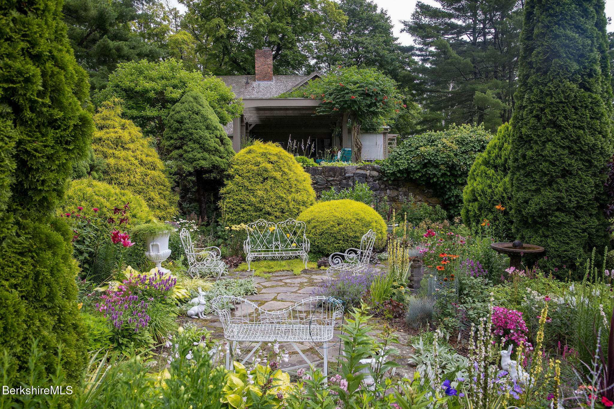 18 Goodrich Street Stockbridge, MA 01262 - Photo 49 of 63 0016