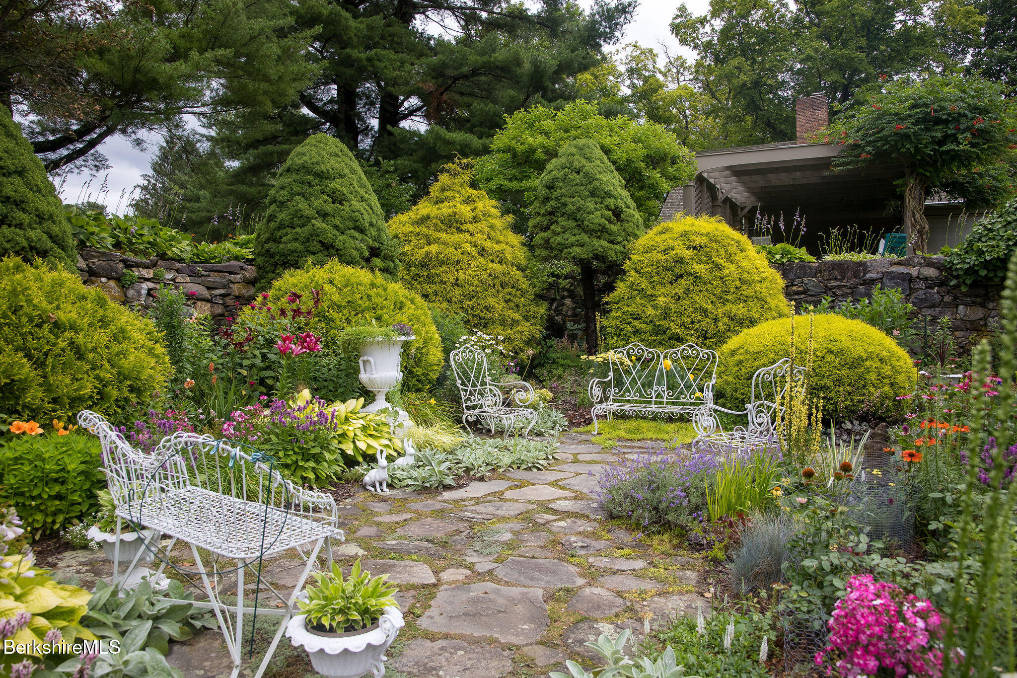 18 Goodrich Street Stockbridge, MA 01262 - Photo 54 of 63 0028