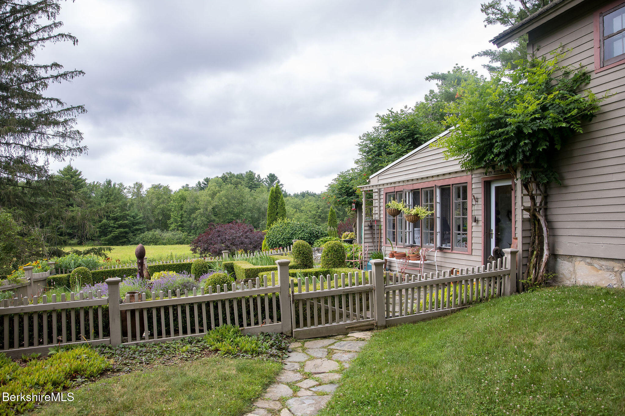 18 Goodrich Street Stockbridge, MA 01262 - Photo 55 of 63 0011