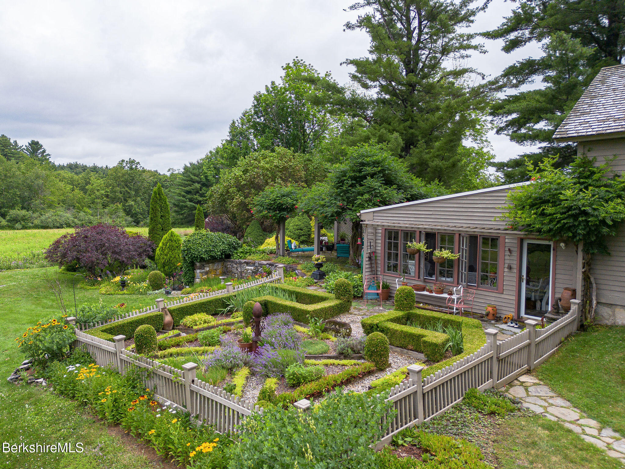 18 Goodrich Street Stockbridge, MA 01262 - Photo 6 of 63 0001