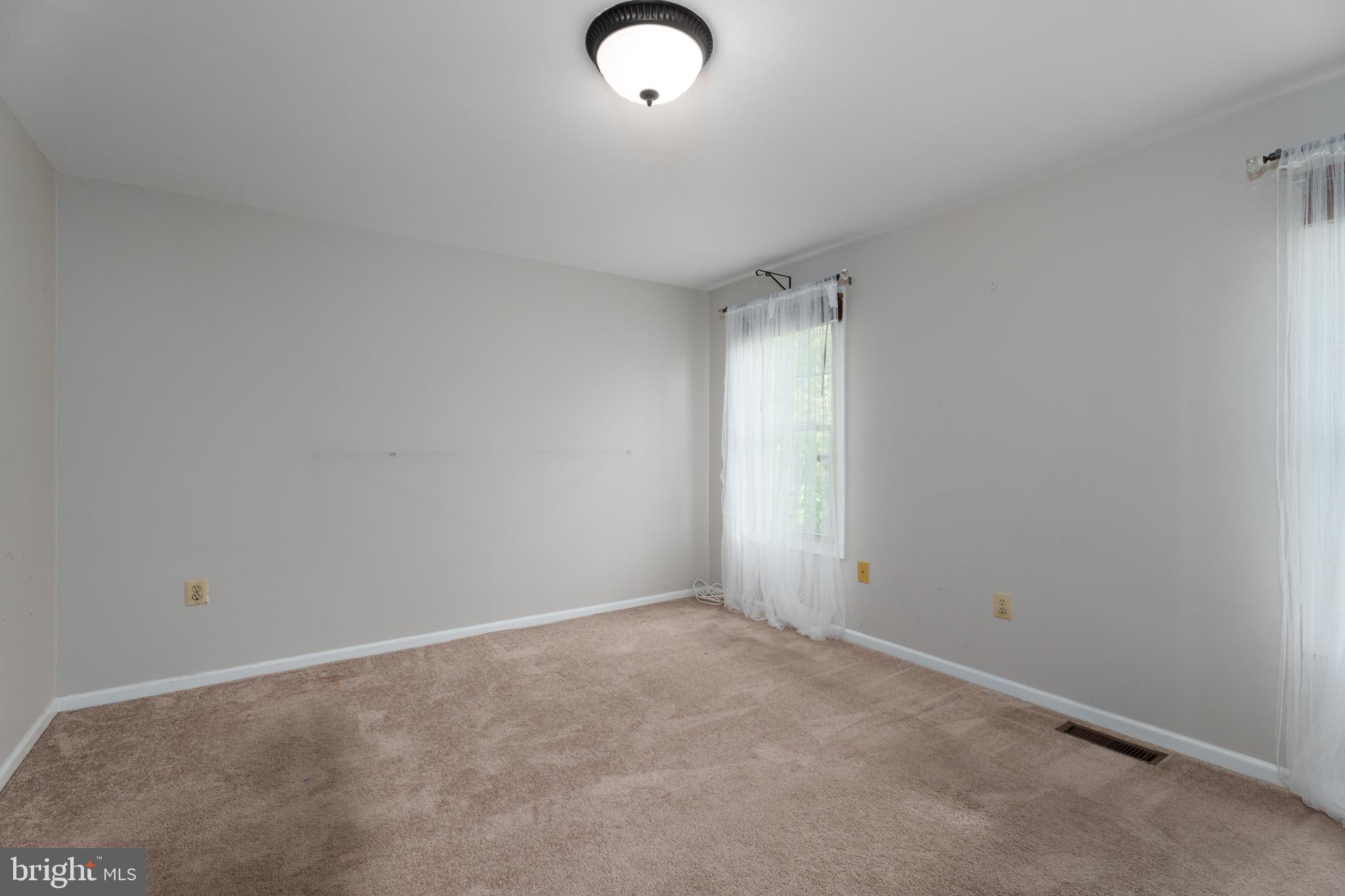 190 Mercer Street Trenton, NJ 08611 - Photo 16 of 34 a view of an empty room