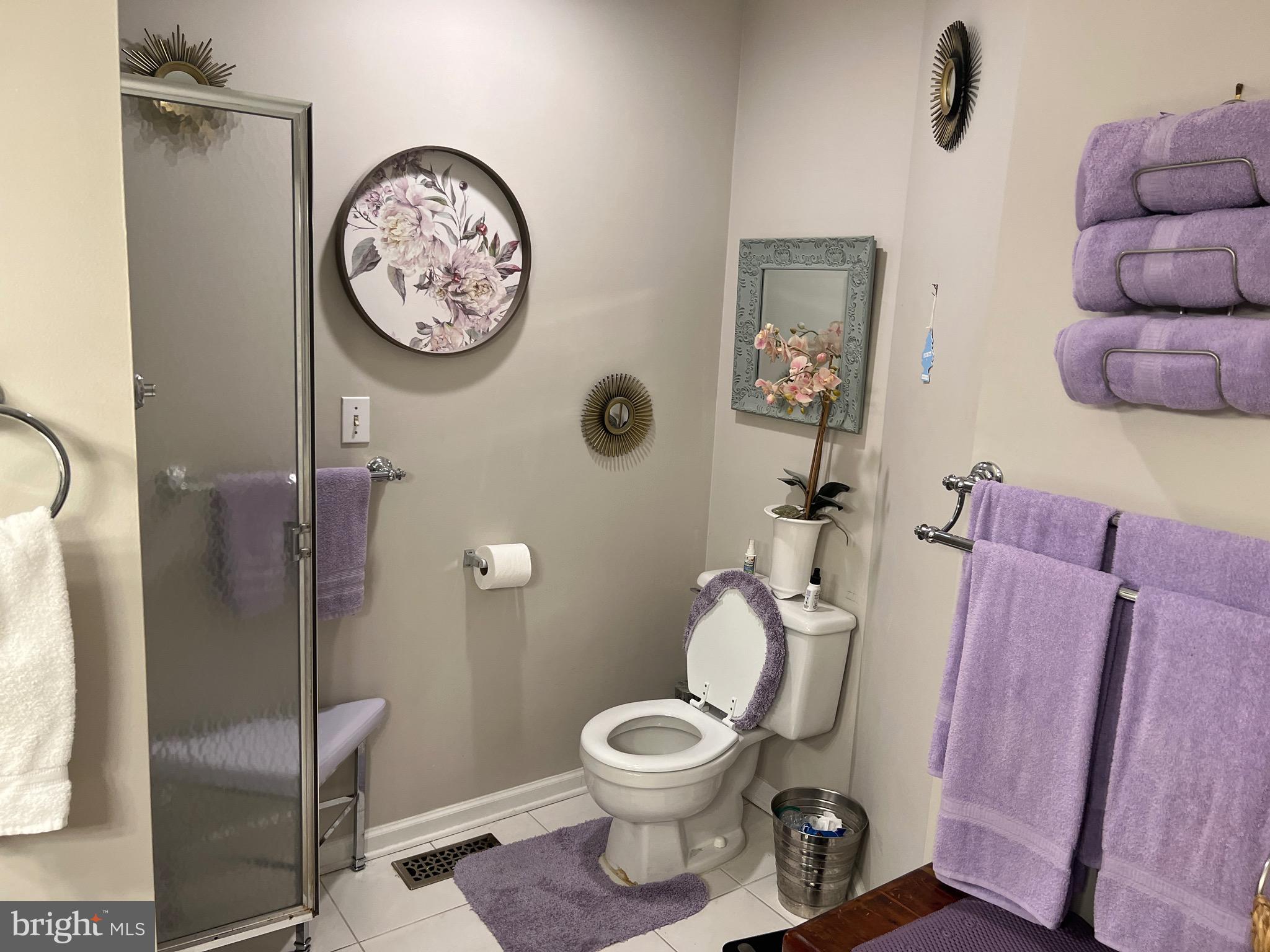 190 Mercer Street Trenton, NJ 08611 - Photo 18 of 34 a bathroom with a toilet and a sink