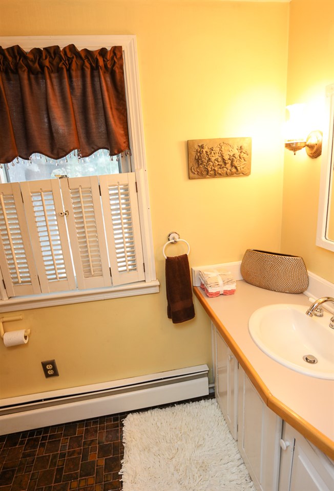 84 Boston Post Road Amherst, NH 03031 - Photo 26 of 38