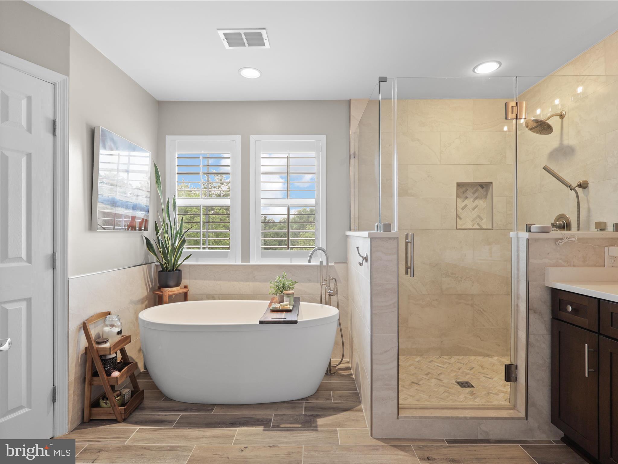 25530 Chilmark Drive Chantilly, VA 20152 - Photo 6 of 67 Primary Bath