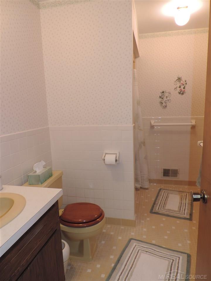 37600 Hobarth Road Chesterfield, MI 48047 - Photo 17 of 32
