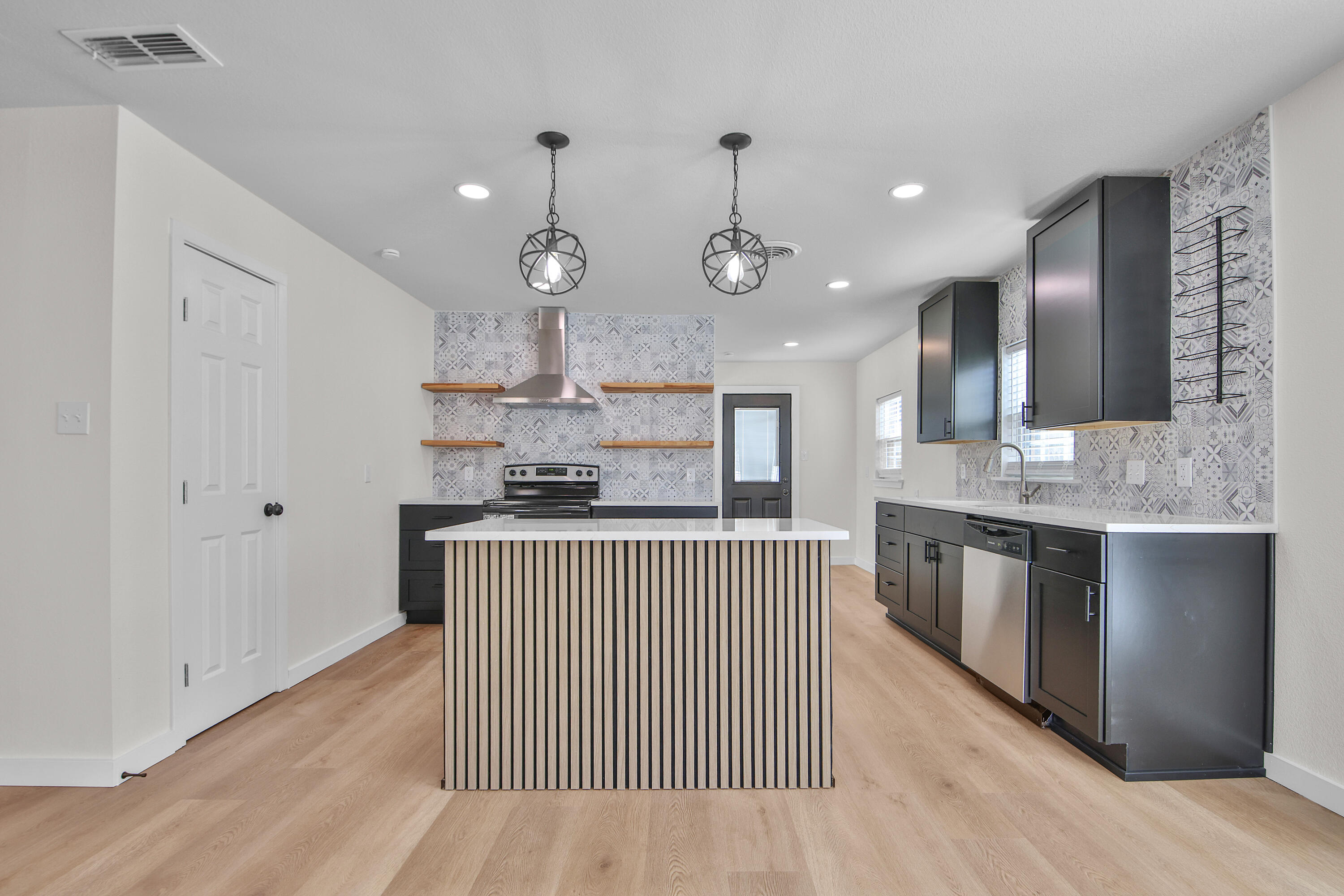 3303 25th Street Lubbock, TX 79410 - Photo 4 of 39 1L1A1647