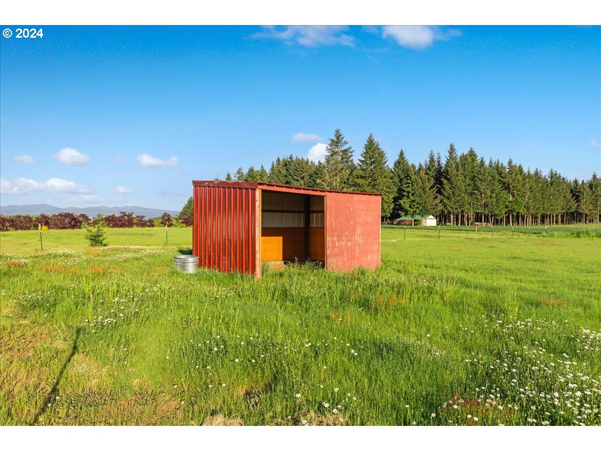 25970 South Wallens Road Estacada, OR 97023 - Photo 29 of 48 a view of a big yard