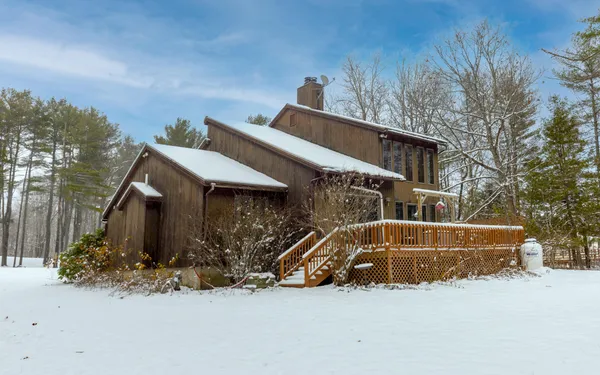 $375,000 | 566 Deerfield Drive, Hermon, ME 04401