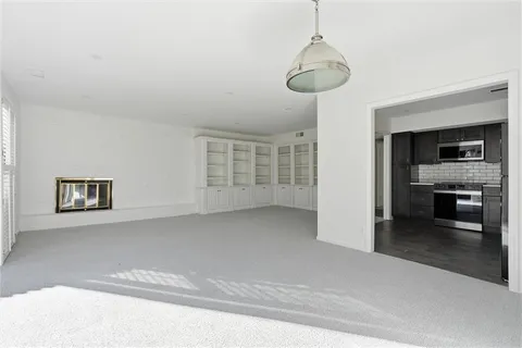 $279,000 | 4511 Headwood Drive, Unit 7, Kansas City, MO 64111