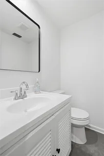 $279,000 | 4511 Headwood Drive, Unit 7, Kansas City, MO 64111