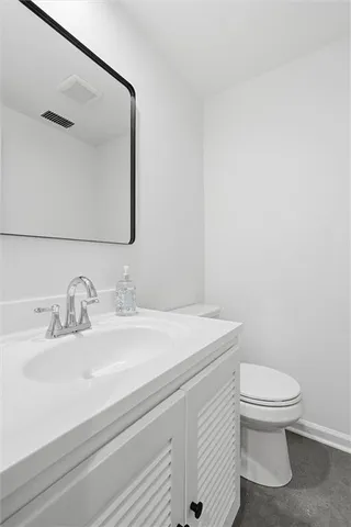 $279,000 | 4511 Headwood Drive, Unit 7, Kansas City, MO 64111