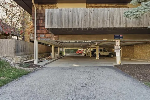 $279,000 | 4511 Headwood Drive, Unit 7, Kansas City, MO 64111