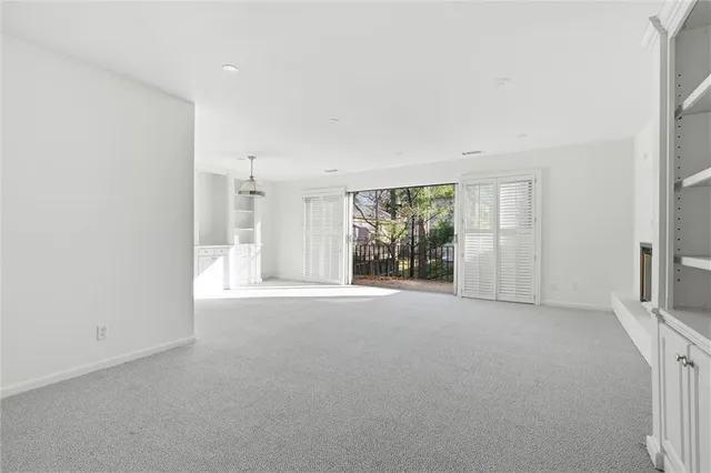 $279,000 | 4511 Headwood Drive, Unit 7, Kansas City, MO 64111