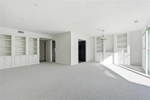 $279,000 | 4511 Headwood Drive, Unit 7, Kansas City, MO 64111