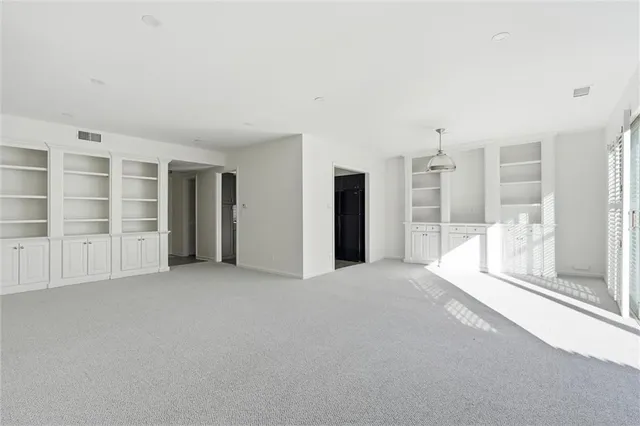 $279,000 | 4511 Headwood Drive, Unit 7, Kansas City, MO 64111