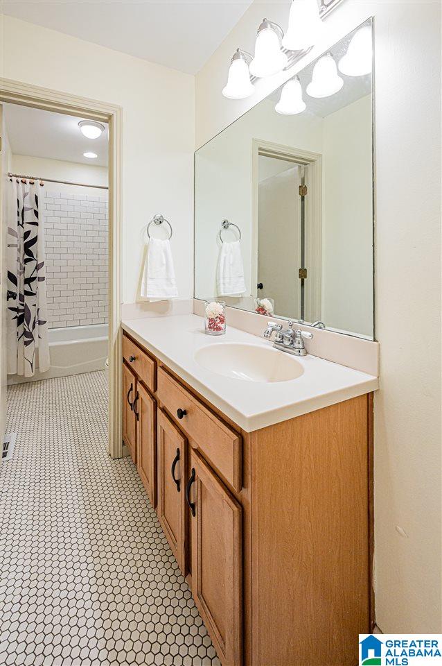 706 Forrest Drive Birmingham, AL 35209 - Photo 24 of 47