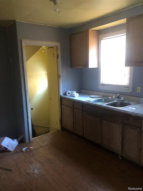 18040 Fenelon Street Detroit, MI 48234 - Photo 4 of 11