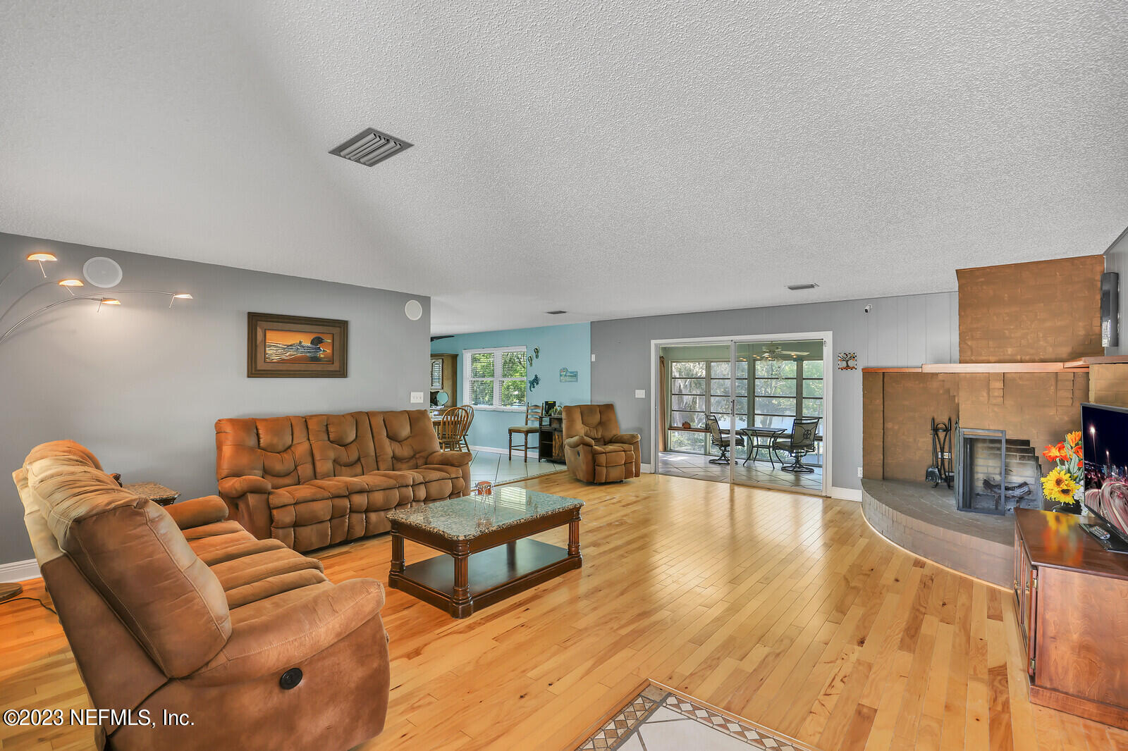122 Wesley Road Green Cove Springs, FL 32043 - Photo 5 of 56 Living room 2