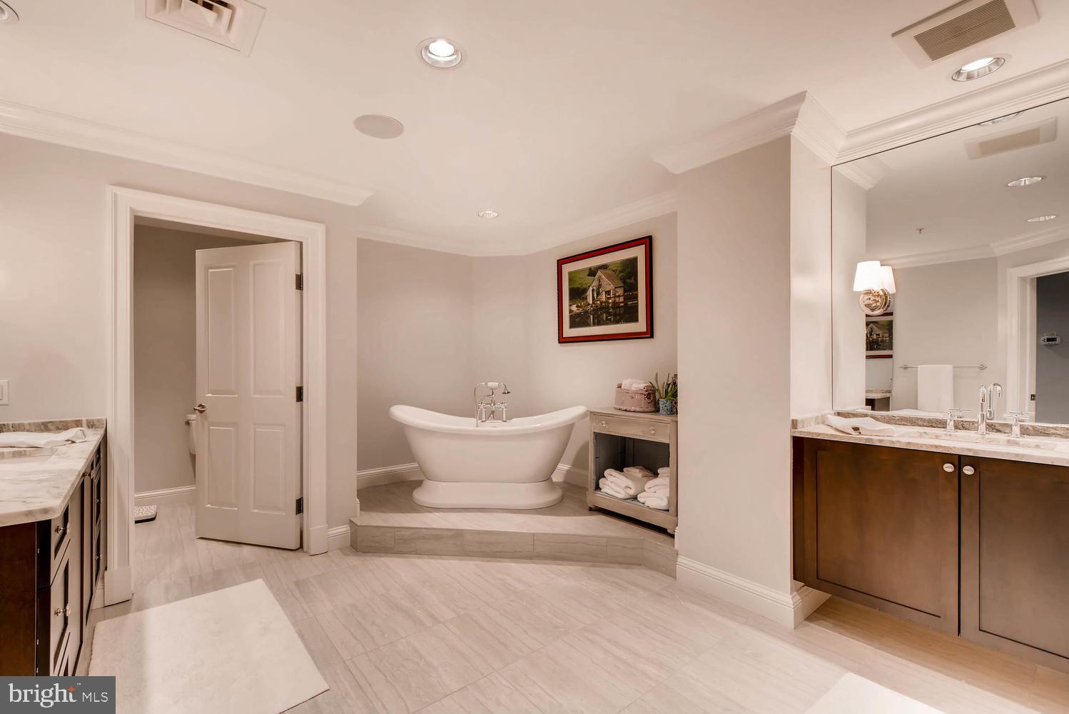 801 Key Highway, Unit P57 Baltimore, MD 21230 - Photo 16 of 32