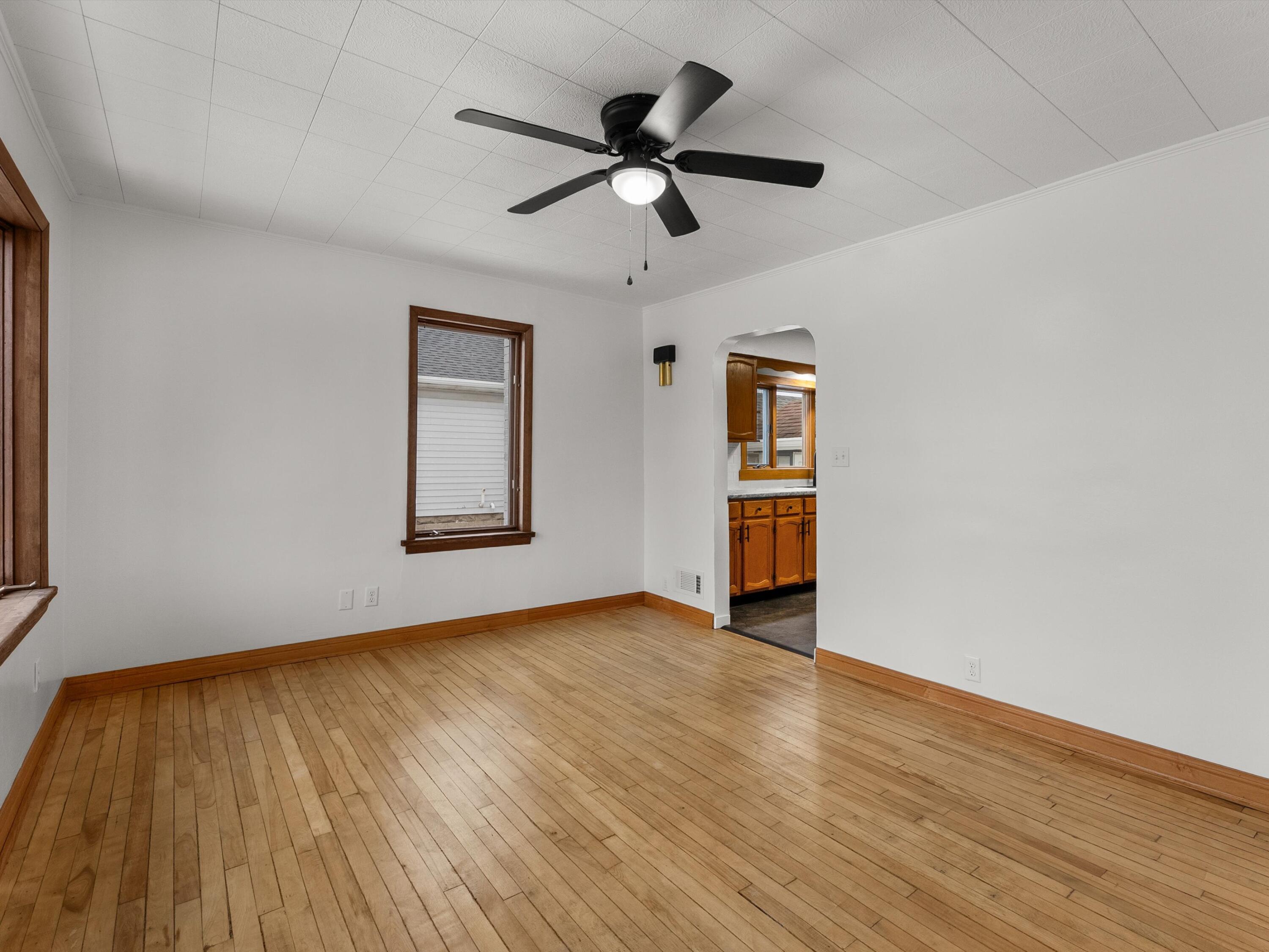 2323 9th Place Two Rivers, WI 54241 - Photo 9 of 35 07-007_2722327_07082