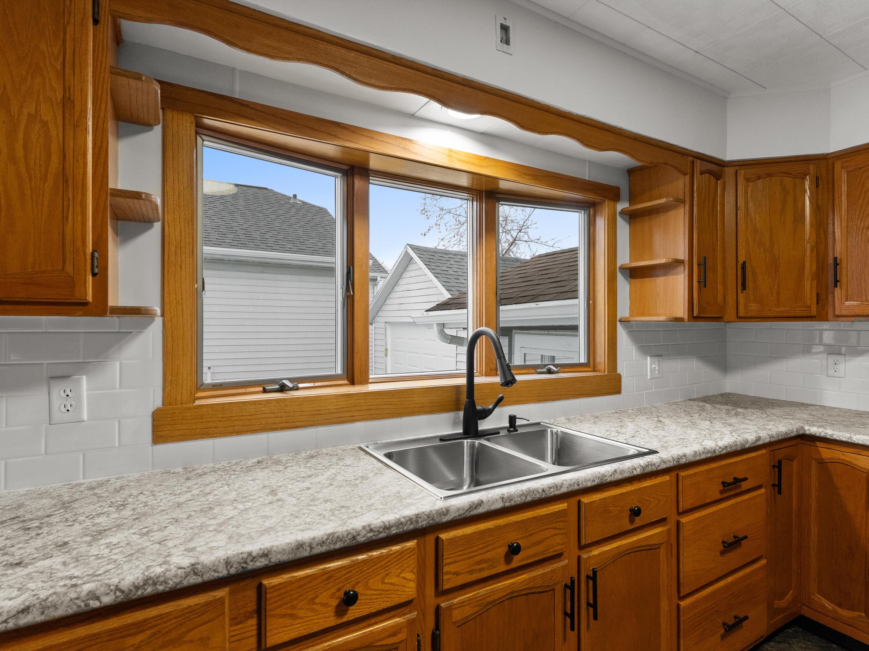 2323 9th Place Two Rivers, WI 54241 - Photo 12 of 35 11-011_2722327_07094