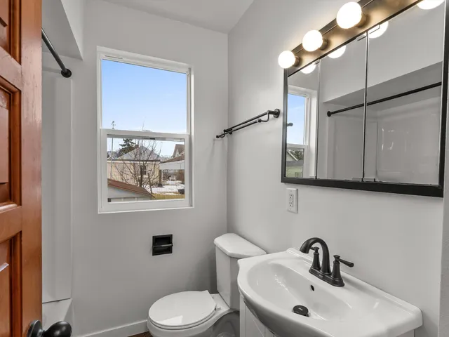 $175,900 | 2323 9th Place, Two Rivers, WI 54241