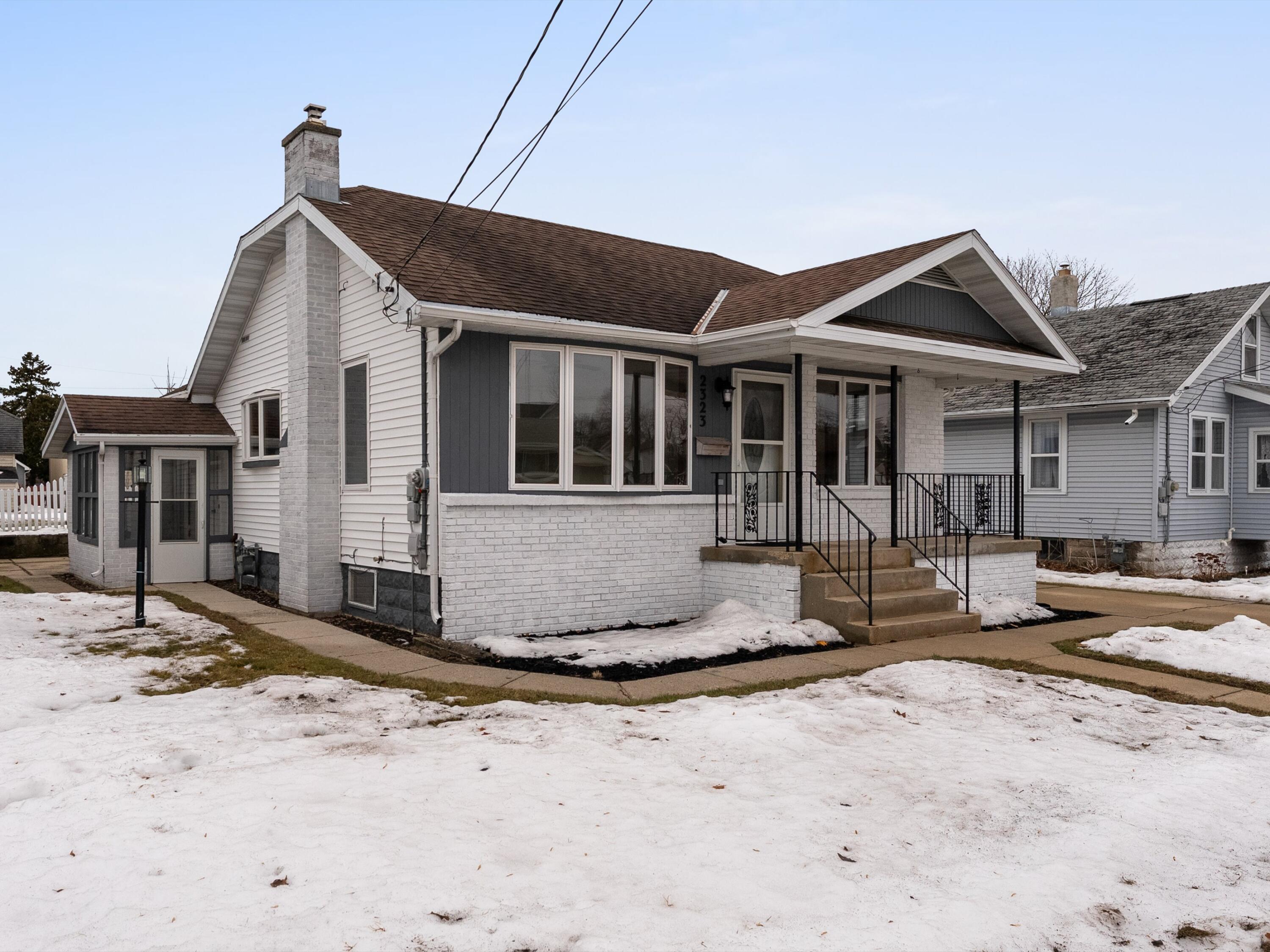 2323 9th Place Two Rivers, WI 54241 - Photo 3 of 35 03-003_2722327_07148