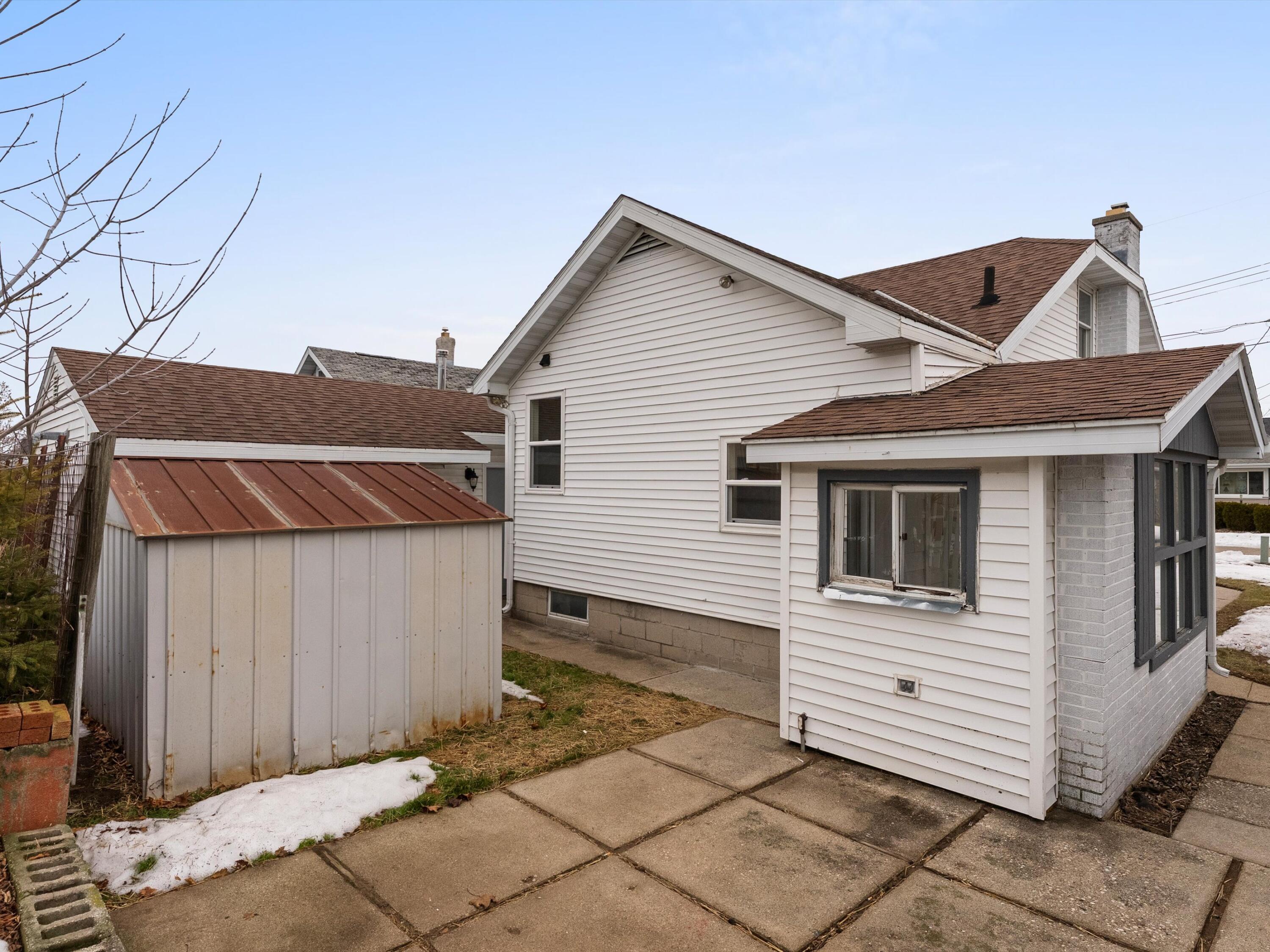 2323 9th Place Two Rivers, WI 54241 - Photo 6 of 35 06-006_2722327_07152