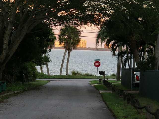 112 Harris Street Fort Pierce, FL 34982 - Photo 5 of 14 Gallery Image 5