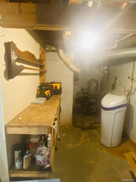 2472 South Dye Road Flint, MI 48532 - Photo 29 of 30 Gallery Image 29