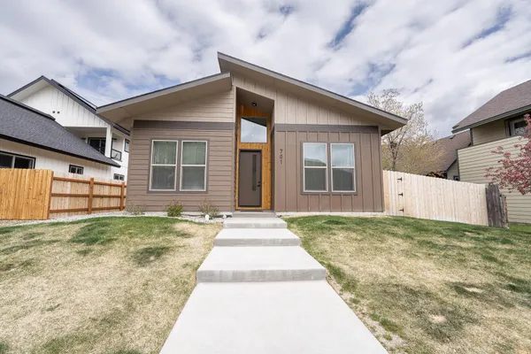 $1,250,000 | 701 North 2nd Avenue, Hailey, ID 83333