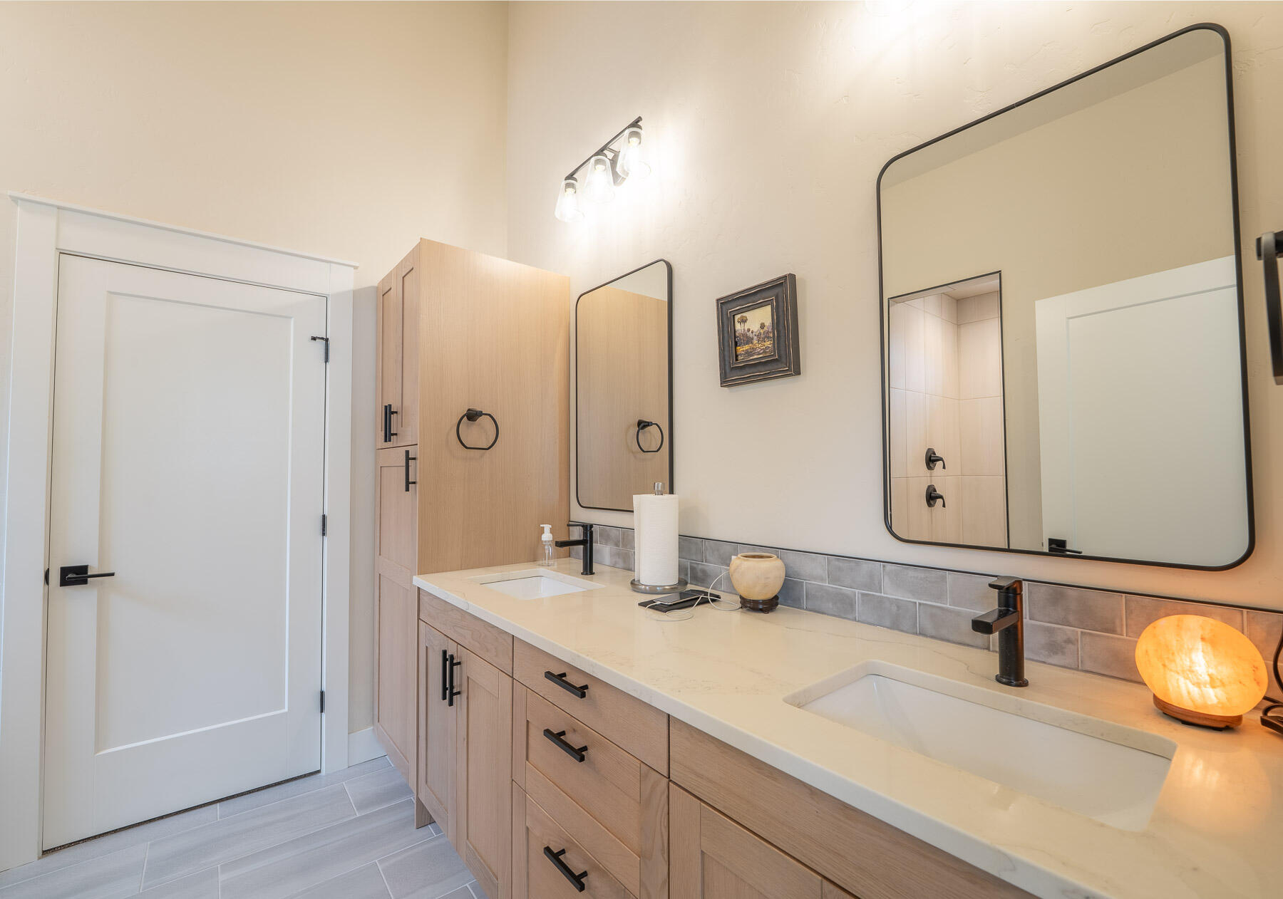 701 North 2nd Avenue Hailey, ID 83333 - Photo 11 of 27 Primary Bathroom
