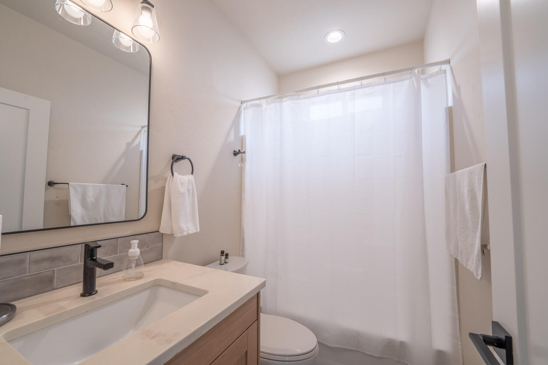 701 North 2nd Avenue Hailey, ID 83333 - Photo 15 of 27 Bathroom