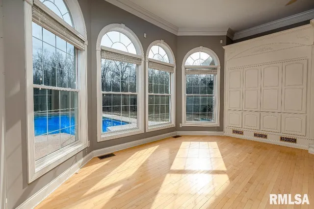 $865,000 | 3115 West Striegel Road, Carbondale, IL 62901