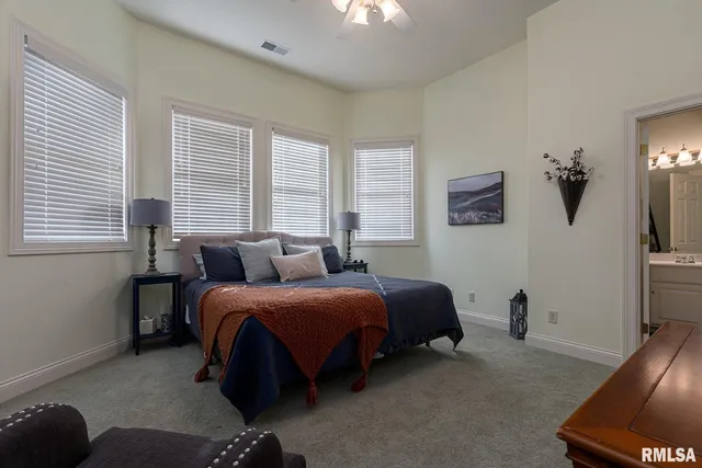 $865,000 | 3115 West Striegel Road, Carbondale, IL 62901