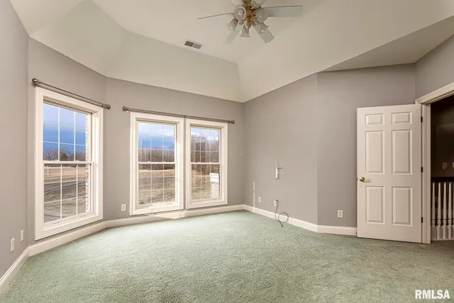 $865,000 | 3115 West Striegel Road, Carbondale, IL 62901