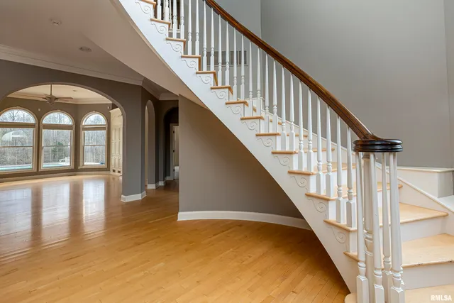 $865,000 | 3115 West Striegel Road, Carbondale, IL 62901