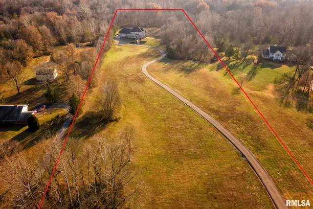 $865,000 | 3115 West Striegel Road, Carbondale, IL 62901