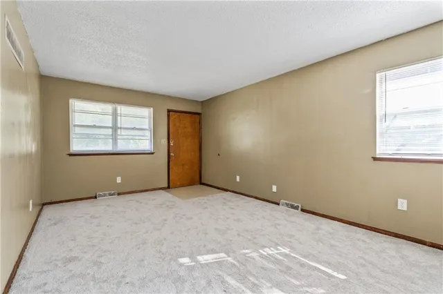 $199,500 | 100 South Oxford Avenue, Independence, MO 64053