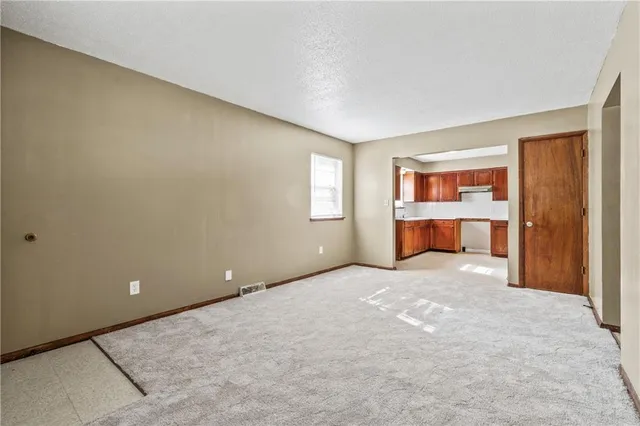 $199,500 | 100 South Oxford Avenue, Independence, MO 64053