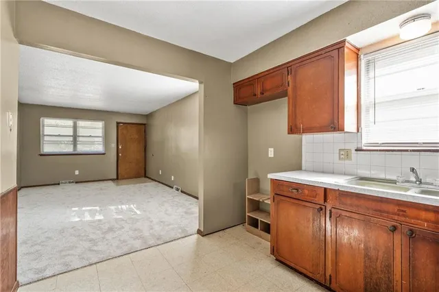 $199,500 | 100 South Oxford Avenue, Independence, MO 64053