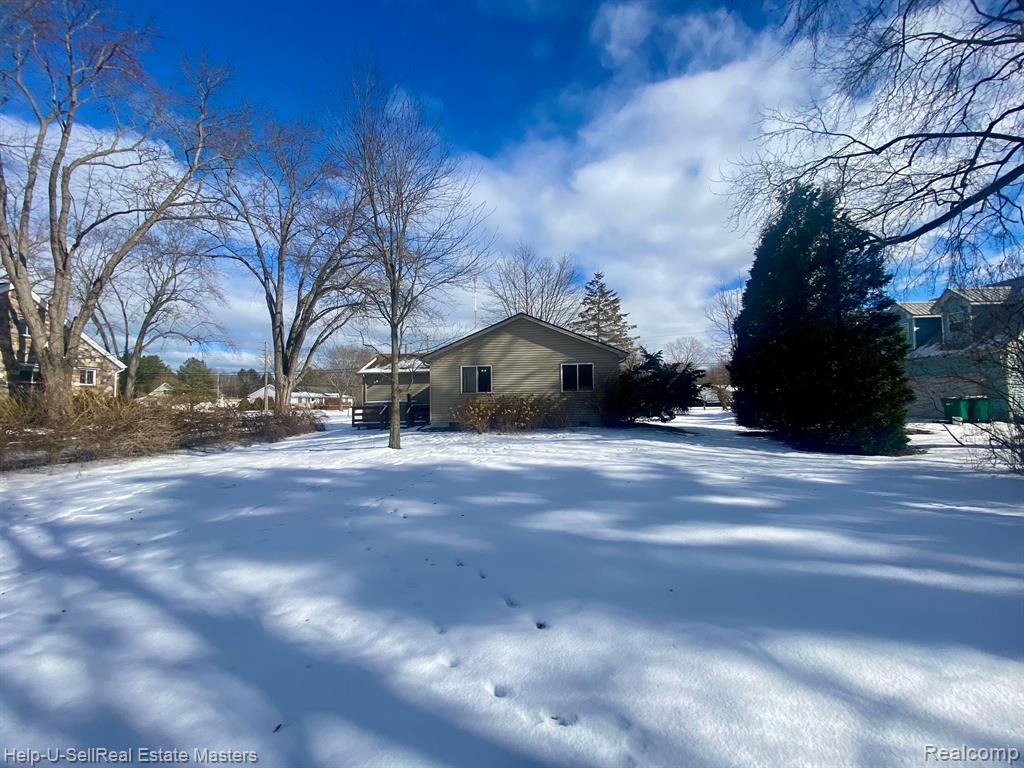 2767 Beach Road Port Huron, MI 48060 - Photo 21 of 25