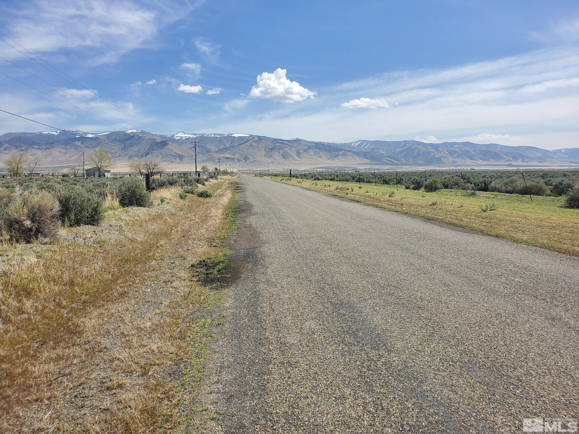 9-040-21 Muddy Road Winnemucca, NV 89445 - Photo 4 of 7 a view of a lake and a mountain
